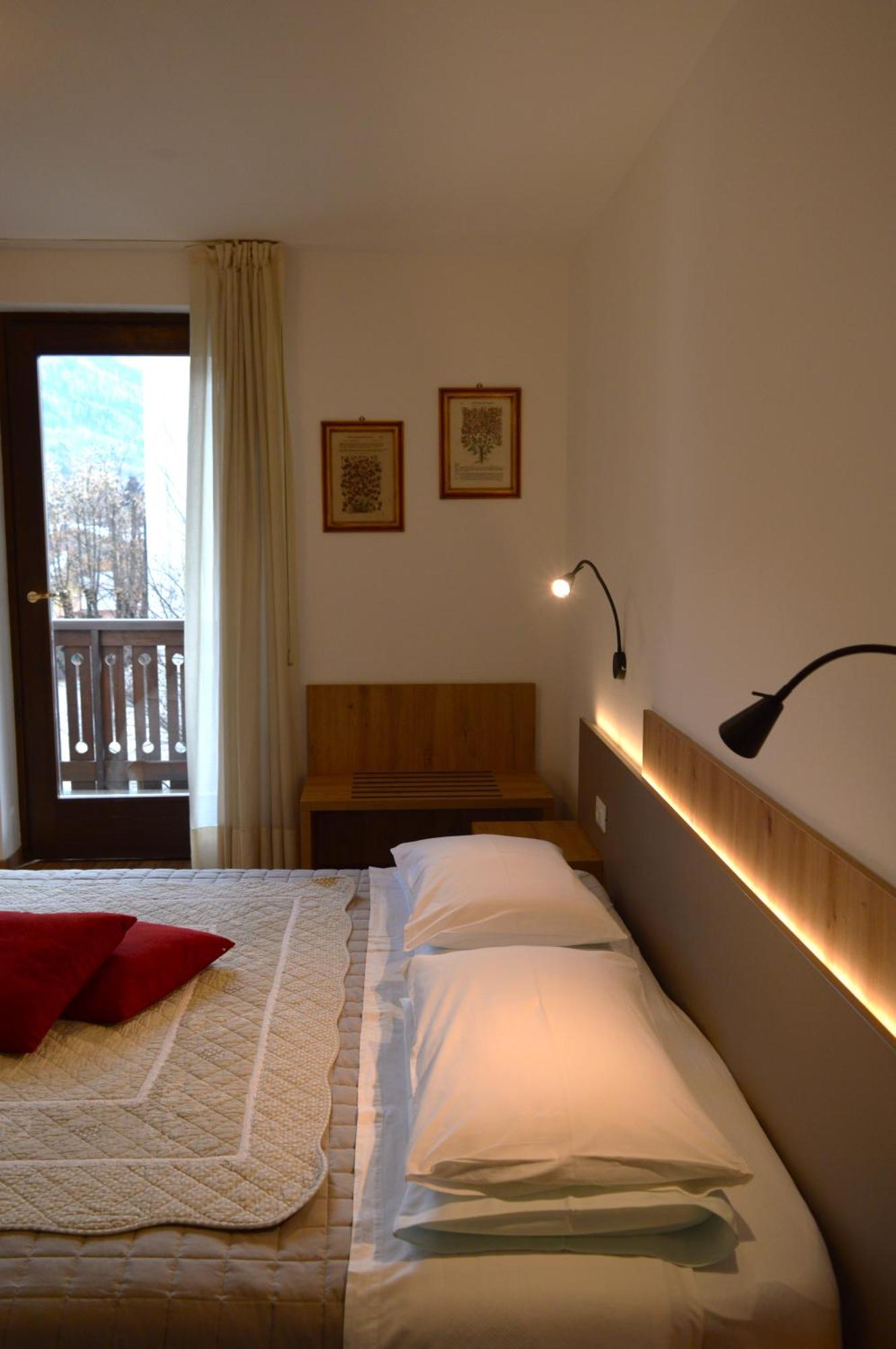 Hotel Wanda Пинцоло Екстериор снимка