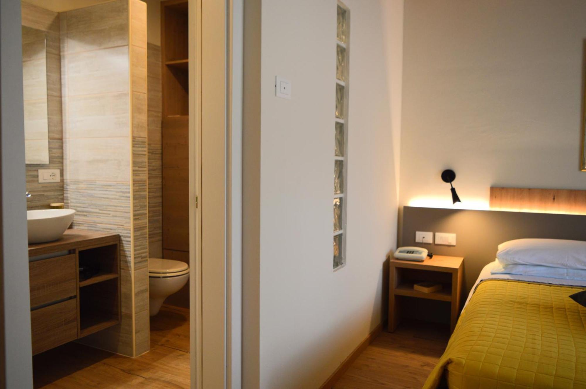 Hotel Wanda Пинцоло Екстериор снимка