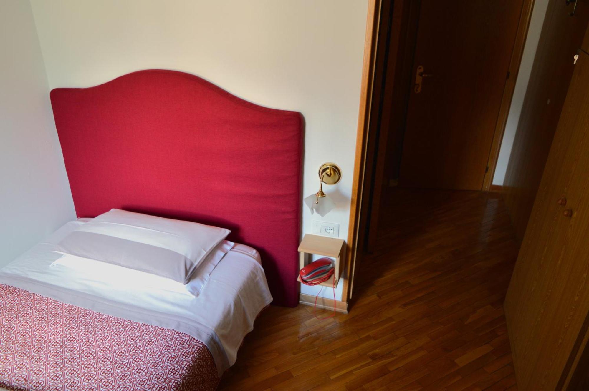 Hotel Wanda Пинцоло Екстериор снимка