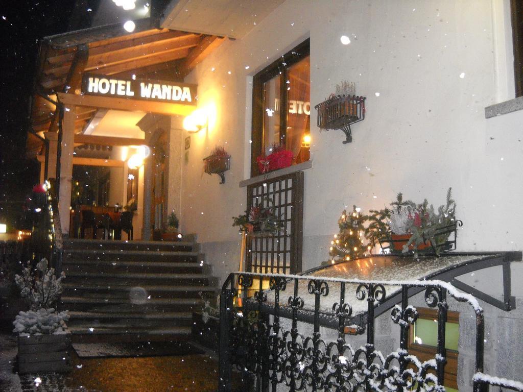 Hotel Wanda Пинцоло Екстериор снимка