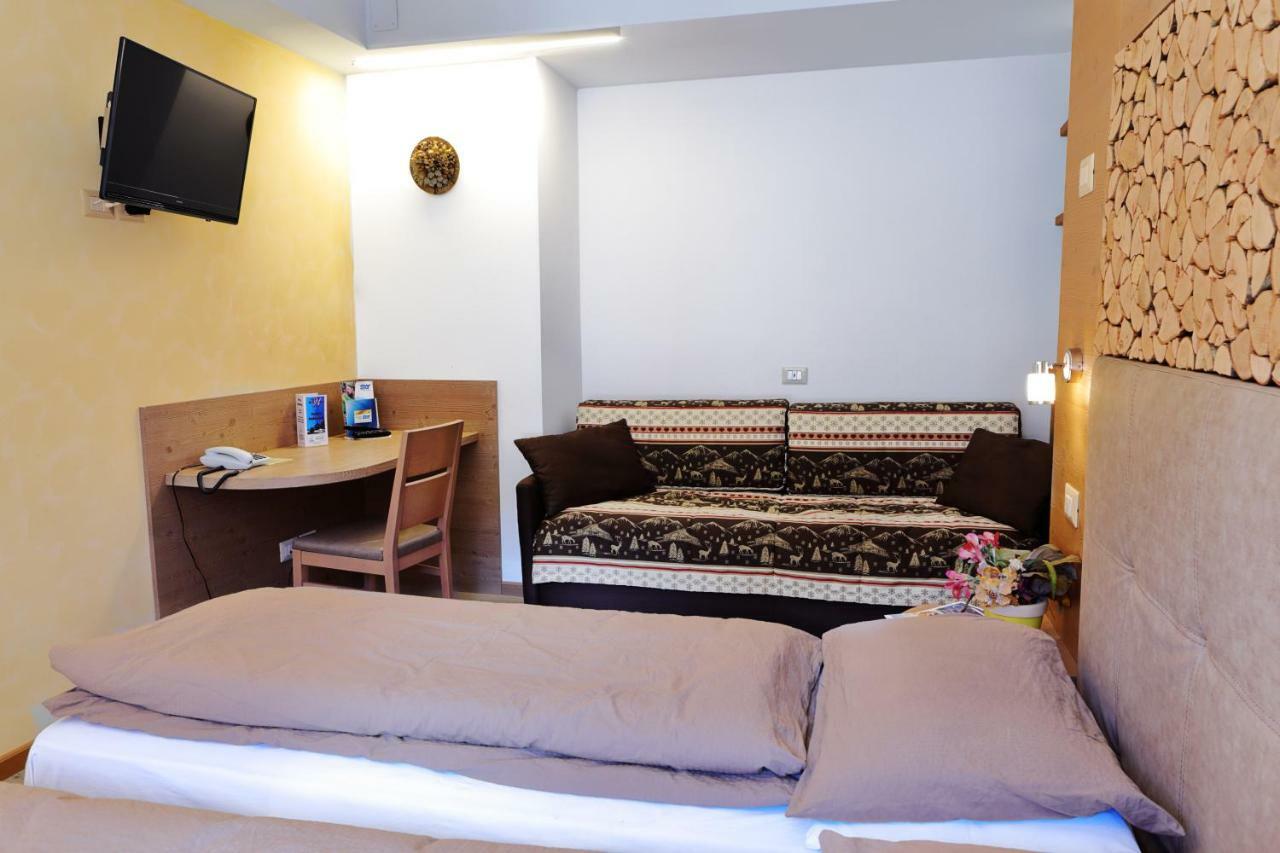 Hotel Wanda Пинцоло Екстериор снимка